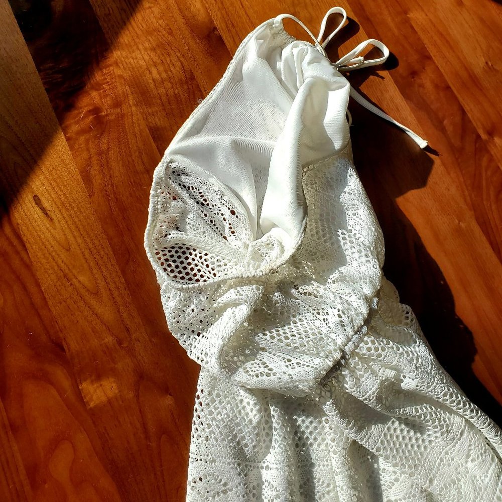 🆕️ 👰🏻 NWOT White Lace Double High-Slit Dress - Picture 6 of 6